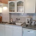 Apartment In 20662 *
