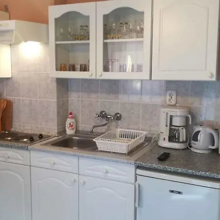 Apartment In 20662 *